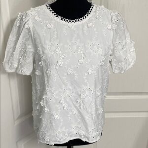 Adrianna Papell 3 D white top size XS
